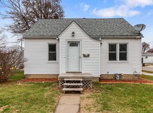 1557 Forest Ave, Waterloo, IA 50702