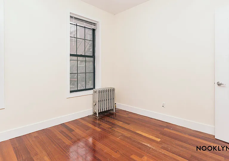 194 Humboldt St #3R — Photo 2