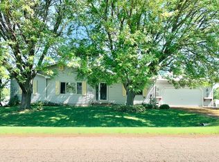 290 Legner St, Leland, IL 60531
