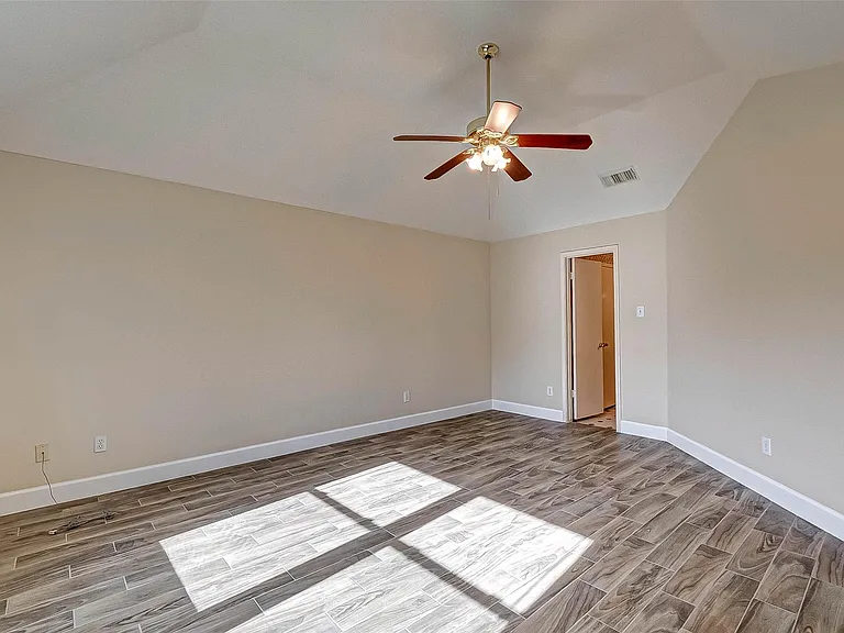 125 Barbetta Ct — Photo 32