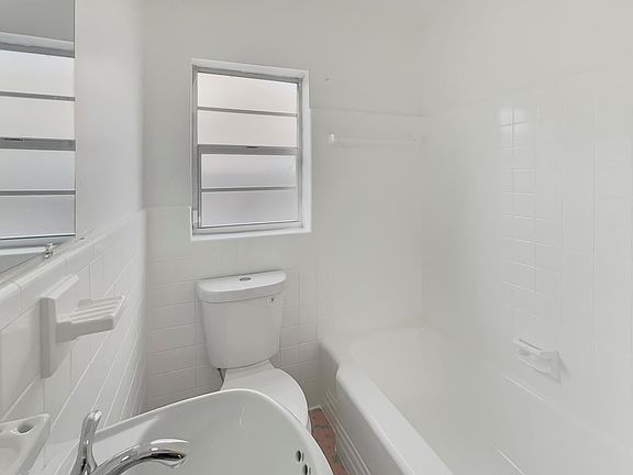 2nd image of 125 E Evans St