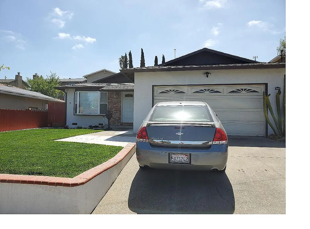 3251 Kelly St photo 1