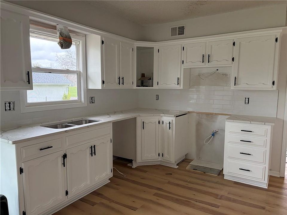 2nd image of 3316 S Gardner Rd