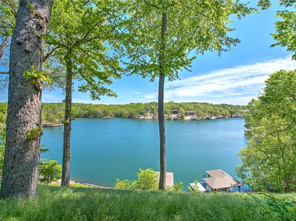 4 Pithlochry Cir, Bella Vista, AR 72715