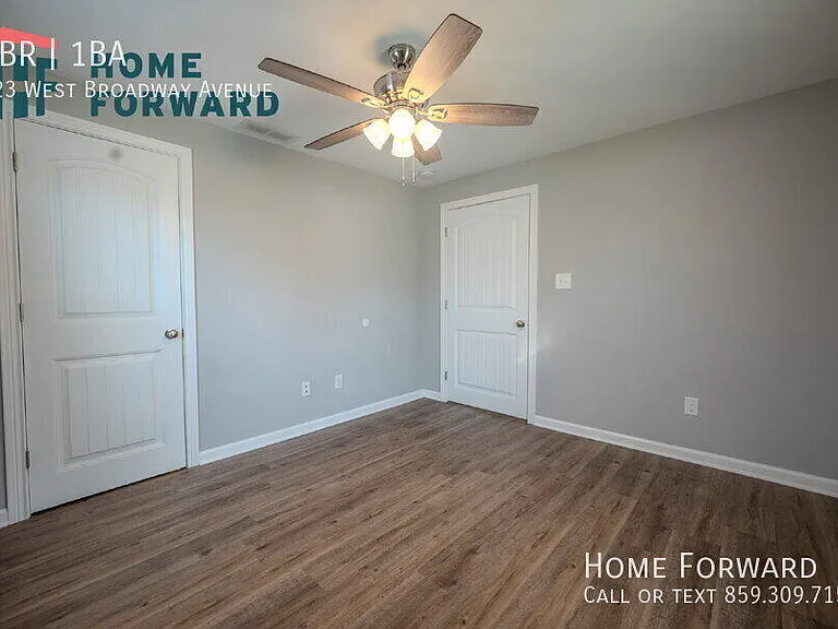 223 W Broadway Ave — Photo 12