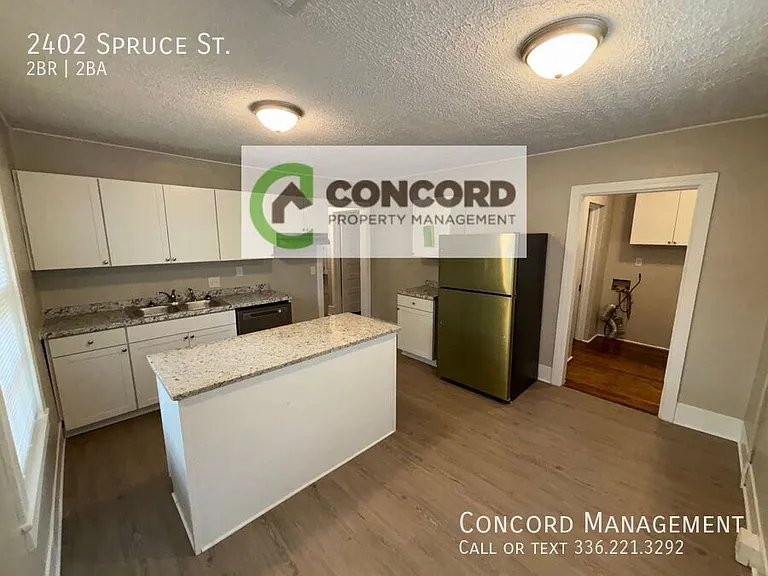 2402 Spruce St — Photo 7