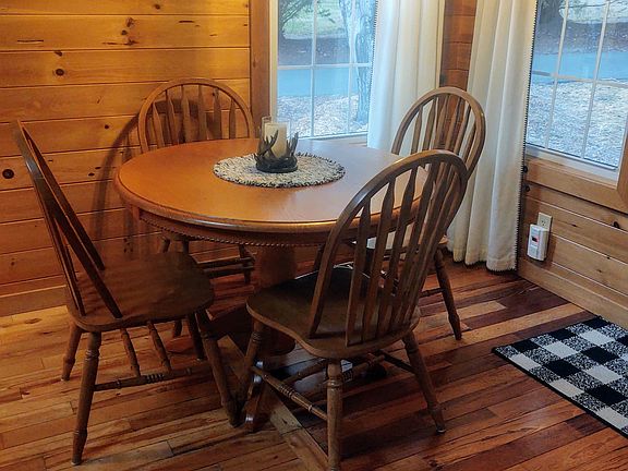4th image of 89 Lazy Lake Ln