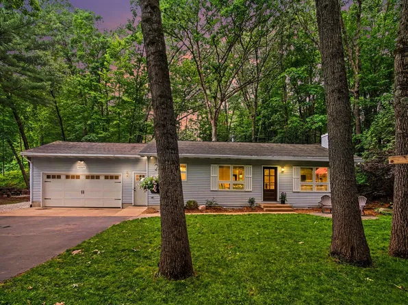 6069 Stout Creek Ave NE, Belmont, MI 49306