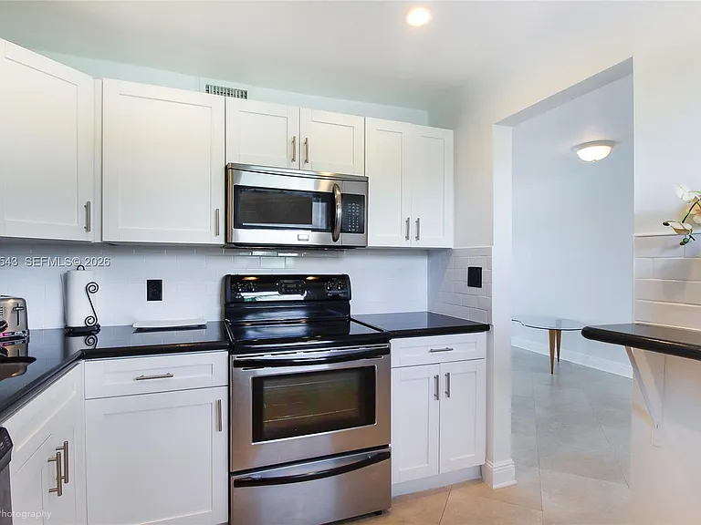 1612 Jefferson Ave #Penthouse 03 — Photo 2