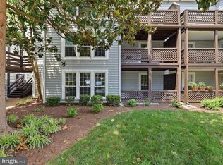 10010 Oakton Terrace Rd #10010, Oakton, VA 22124