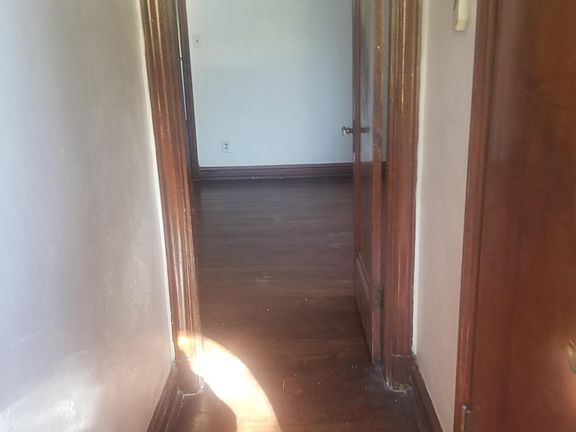 5th image of 5815 Vivian Ave