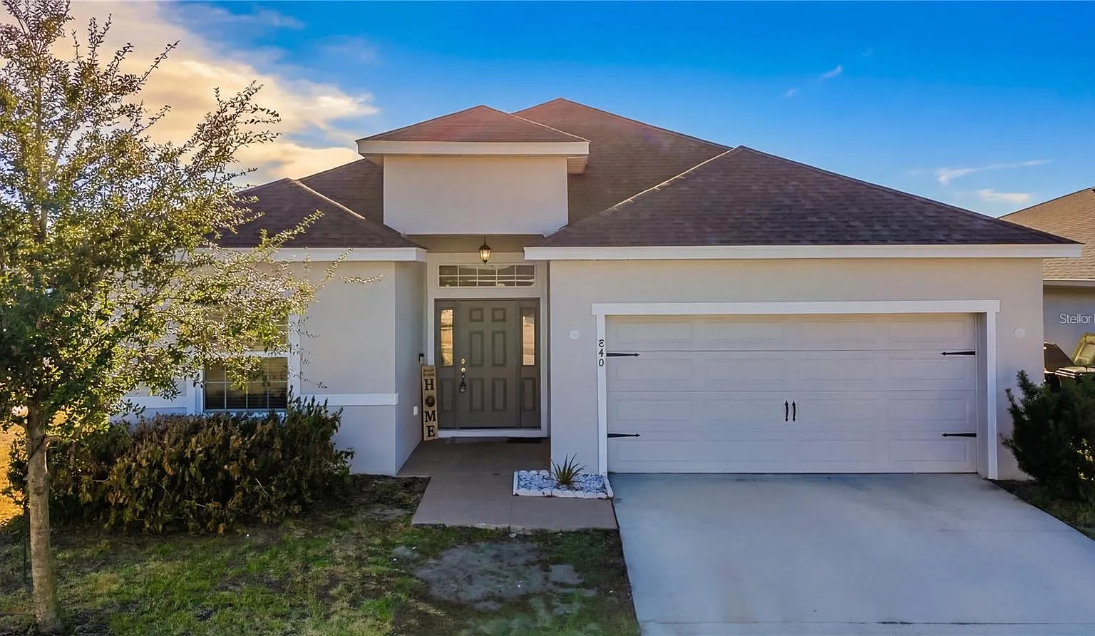 4 bed, 2.5 bath, 2029 sqft, $2,500 — Photo 1