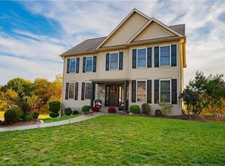 1022 Noble Pine Ct, Trafford, PA 15085