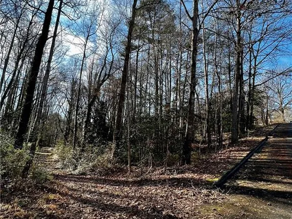 511 Campbell Ave SE, Valdese, NC 28690