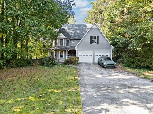 395 Lake Swan Ct, Hiram, GA 30141