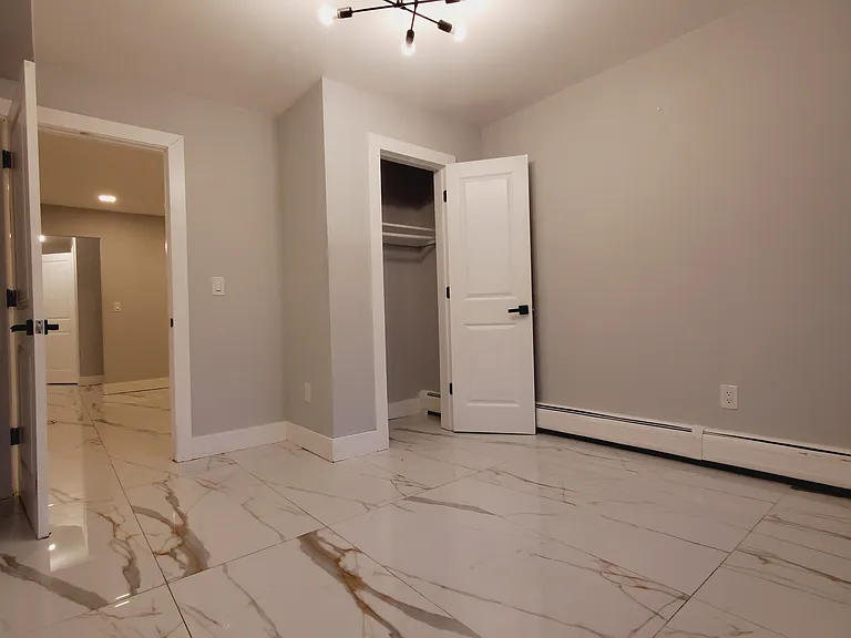 30 Bergen Ave #1E — Photo 5