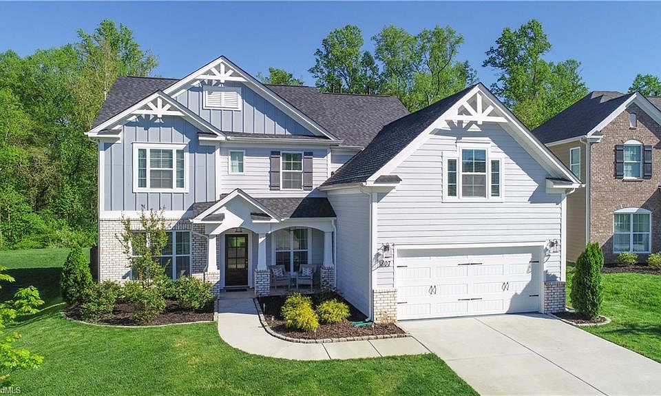 1st image of 807 Blue Moon Ct