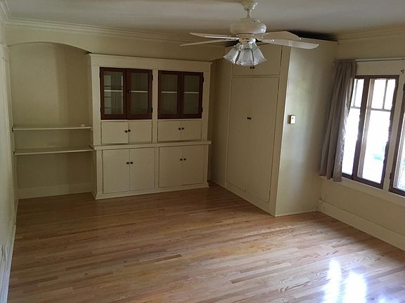 4th image of 327 Sycamore Pl APT A