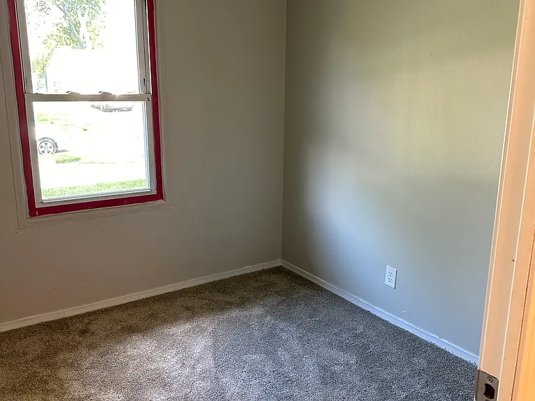 4355 Beechmont Dr — Photo 7