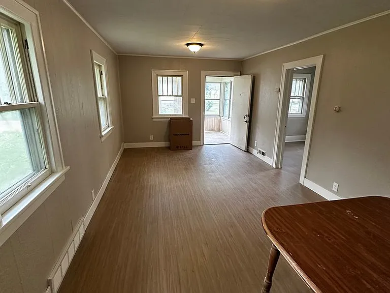 222 Blowers Ave — Photo 3