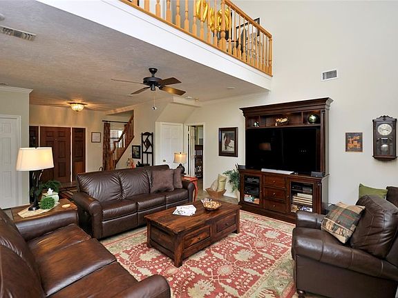 5th image of 7422 Foster Creek Dr