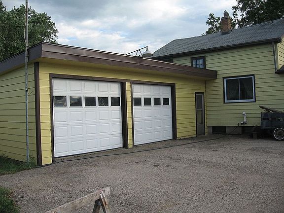 Garage/Shop Outside