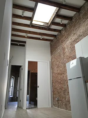 Rented by Zone Corp | media 77