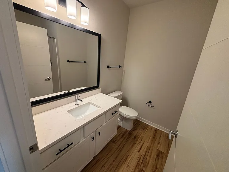 The Outlook Apartments — Photo 21