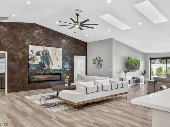 363 E Robindale Rd, Las Vegas, NV 89123