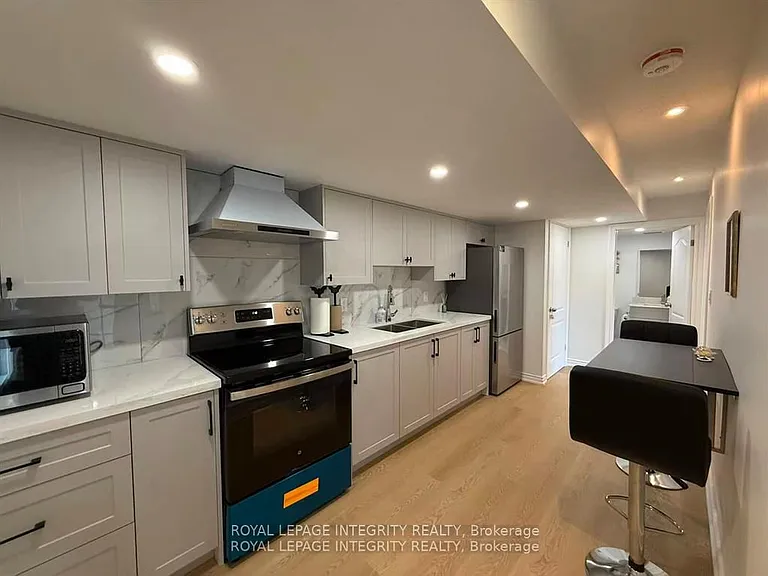 926 Fletcher Cir #BASEMENT — Photo 3