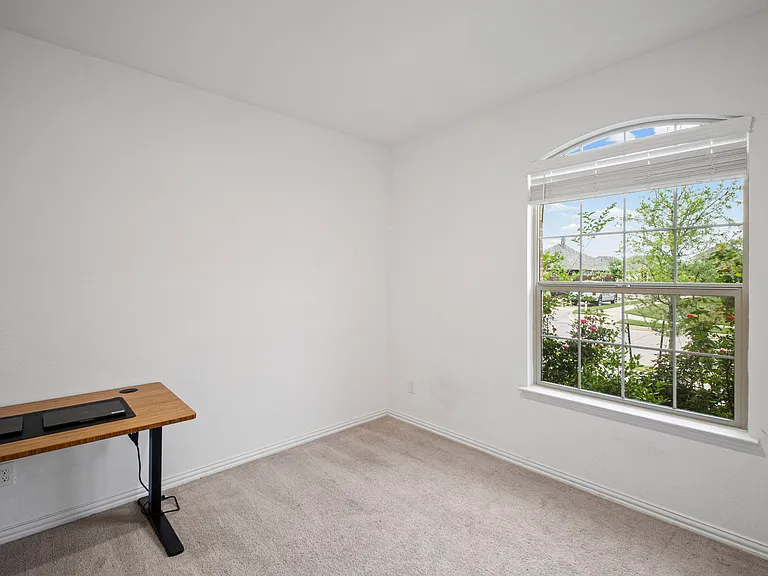 5948 Priory Dr — Photo 10