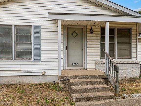 4th image of 2007 Haltom Rd