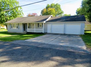 1418 19th St, Highland, IL