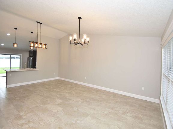 5th image of 86 Laramie Dr #A