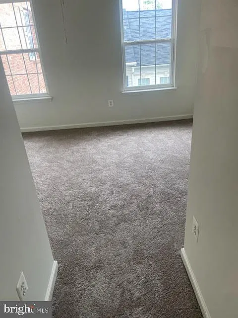 2 bed, 3.0 bath, 1268 sqft, $2,400 — Photo 4