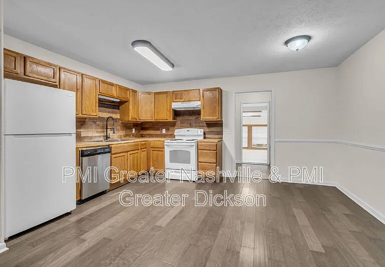 3153 E Lake Dr — Photo 8