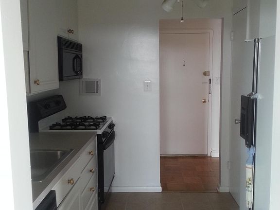 2nd image of 4343 Lee Hwy APT 805