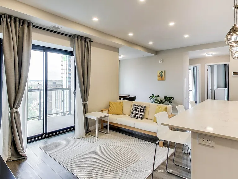15 Queen St S #907 — Photo 4
