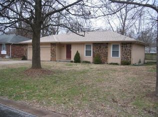 1137 S Paula Ave, Springfield, MO 65804