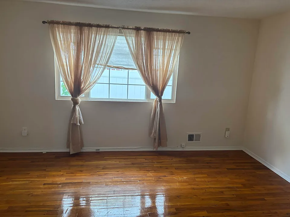 19 Jasper St #2