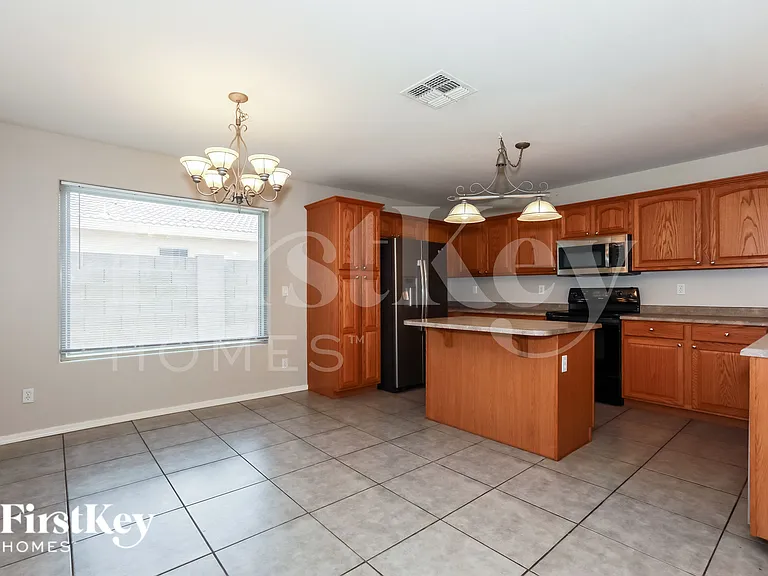 2050 W Hayden Peak Dr — Photo 5