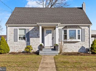 23 Brown Dr, Hamilton, NJ 08690