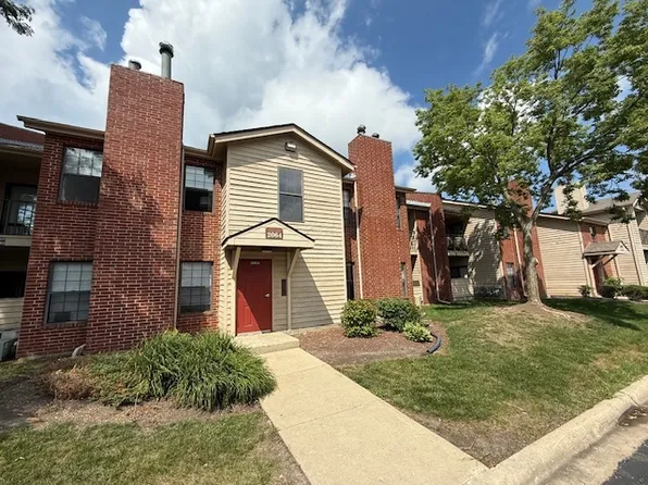 2064 N Rand Rd Unit 107, Palatine, IL 60074
