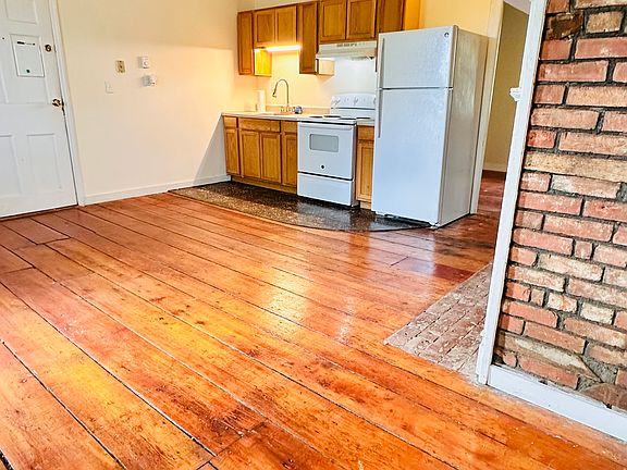 4th image of 107 S River St #3