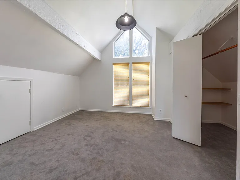 22 Stonehouse Cir — Photo 16