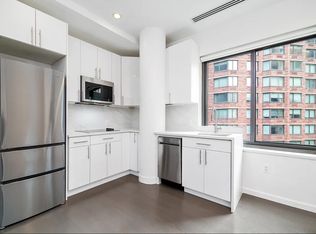 830 8th Ave #10, New York, NY 10019