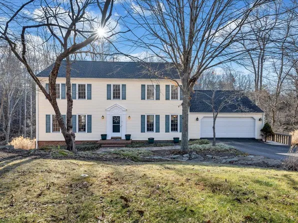 5526 Westbriar Ct, Roanoke, VA 24018