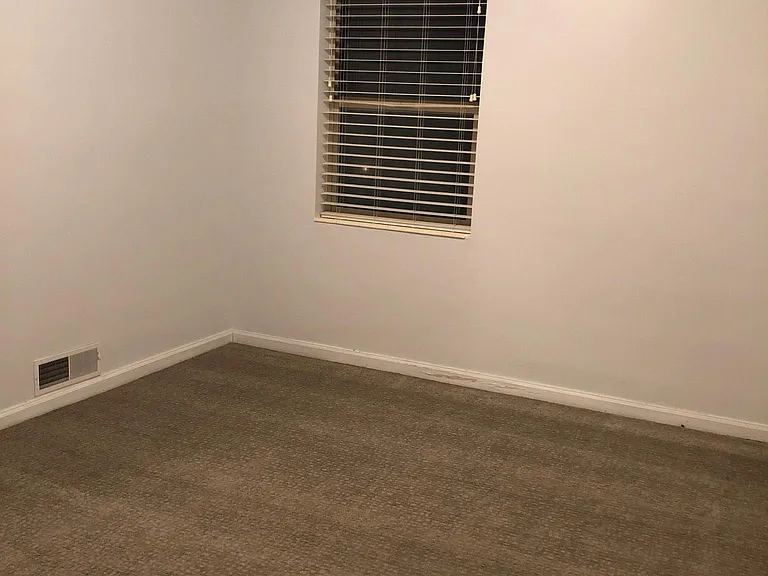 2565 E Yermo Ave — Photo 5