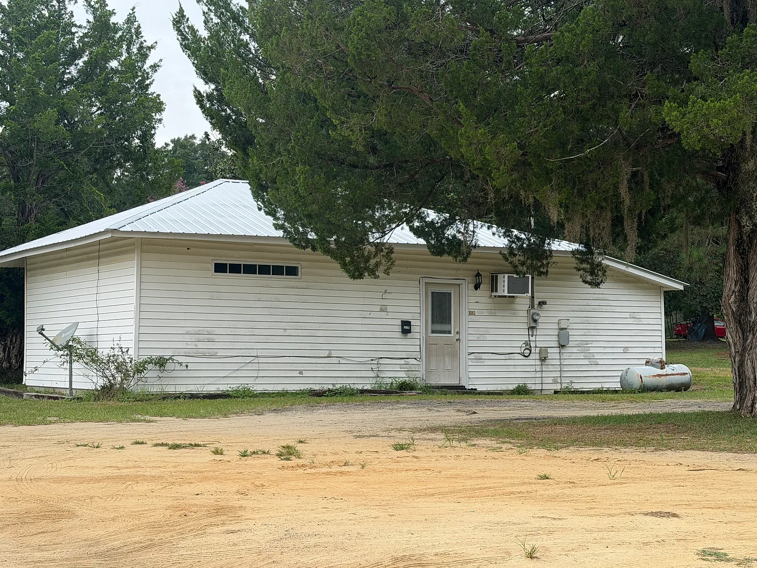 2 bed, 832 sqft, $1,200 — Photo 1