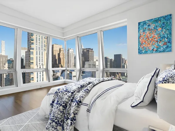 400 Fifth Avenue image 7 of 12